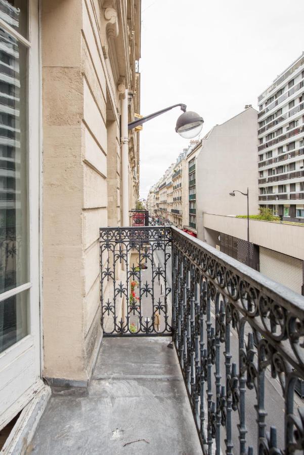 2 Bedroom Appartement Near Tour Eiffel & Trocadero ปารีส ภายนอก รูปภาพ