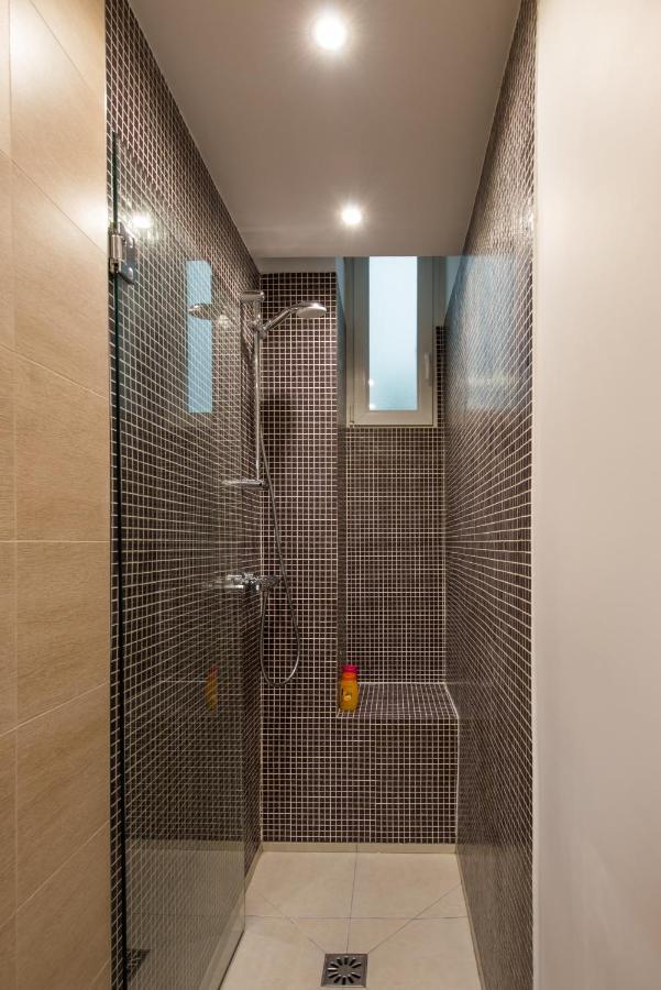 2 Bedroom Appartement Near Tour Eiffel & Trocadero ปารีส ภายนอก รูปภาพ